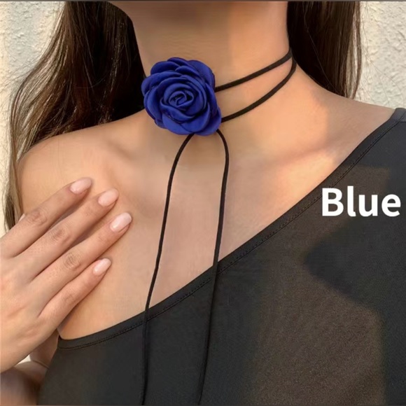 Jane Chic Designs Rose Cameo - Picture 3 of 4